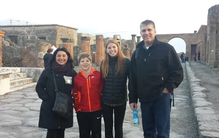 Private Transfer from Rome to Positano with Stop a Pompeii