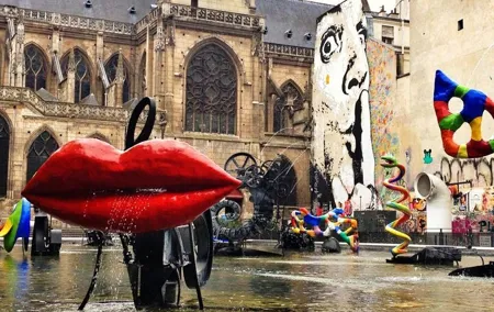 Paris Medieval Heart: Walking Tour in Ancient Marais