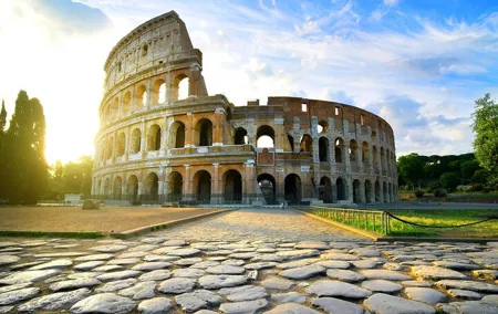 Colosseum with Arena, Forum & Trevi Fountain Group Tour at Sunset