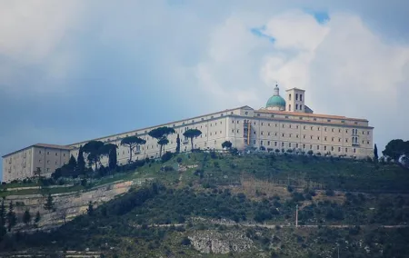 Montecassino Abbey Fullday from Rome