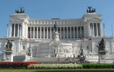 Transfer Fiumicino Fco Airport to Civitavecchia Port with 3 hours Rome Tour