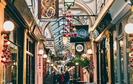 Secret Covered Passages Tour in Paris