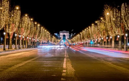Paris Christmas Lights & Stories with Tastings on Champs-Élysées