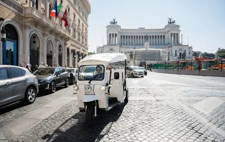 Rome 2h Tuk-tuk Tour with Prosecco & Hidden Gems