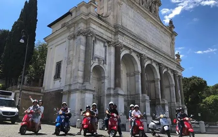 Beautiful Roma Tour on Vespa with Driver