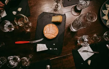 Paris Amateur Art of Pairing Cheese and Wine Tasting
