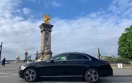 Paris Airport to city Private Transfer with car or van