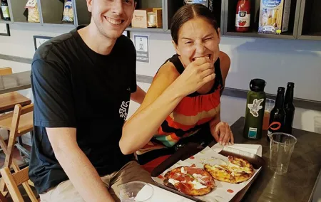 Rome Colosseum: Pizza & Aperitivo Food Tour at Sunset