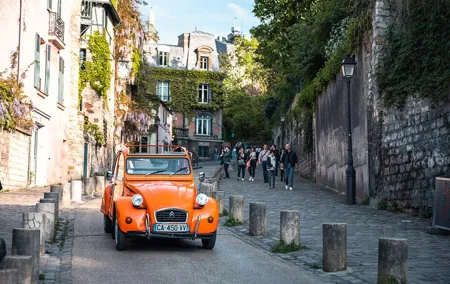 Private Tour of Montmartre in a Citroën Classic
