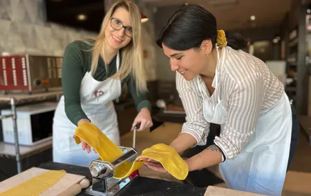 1 Hour Pasta making class in Rome