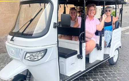 Tour privato al centro di Roma con un E-Tuk elettrico