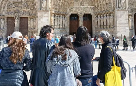 45m Notre Dame tour - fast line entrance
