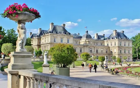 Paris Latin Quarter Walking Tour plus Seine River Cruise Option