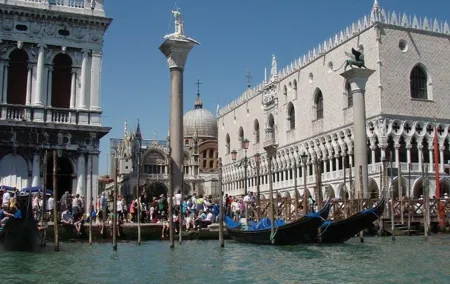 Florence and Venice by Train from Rome: 2-Day Small Group Tour