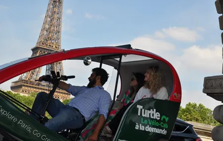 Private City-Tour by pedicab in Paris : The "Gustave Eiffel"