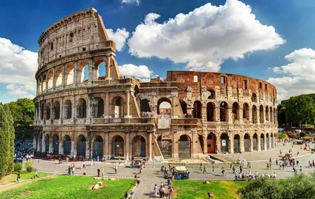From Colosseum Gladiators to Via Sacra: Rome's Historic Heart