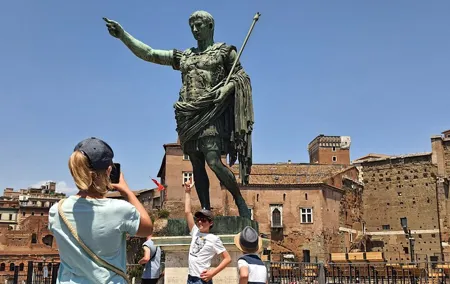 The last day of Julius Caesar: from the glory to the Ides of March