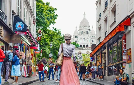 Montmartre Paris Walking Tour with Audioguide on Your Smartphone