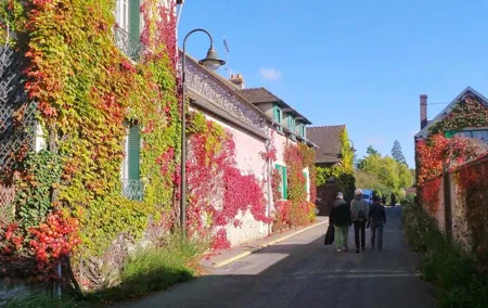 Giverny and Honfleur Private Day Trip from Paris