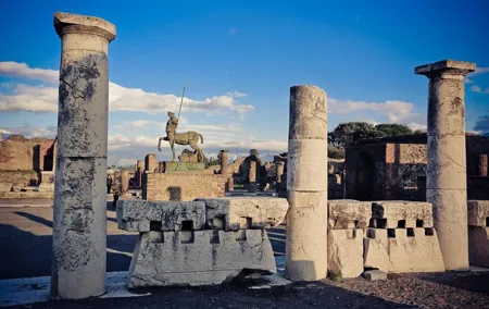 Pompeii Ruins & Mt.Vesuvius with Lunch & Wine Tasting from Rome