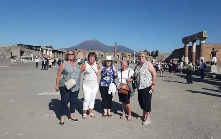 Pompeii SkipTheLine with Lunch&WineTasting from Rome