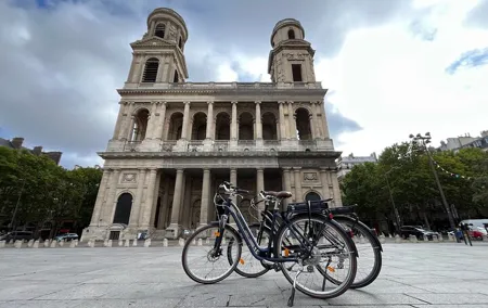 Small Group Bike Tour of Paris Left Bank
