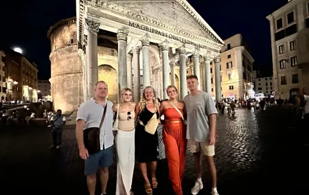 Rome by Night Walking tour Including Piazza Navona Pantheon and Trevi Fountain