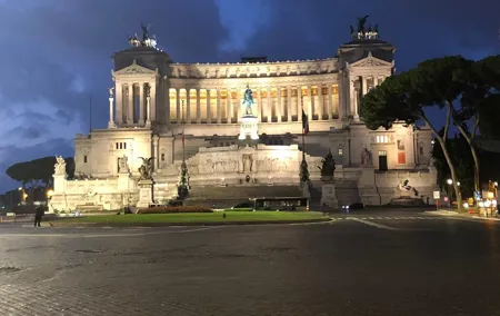 Amazing Sunrise private tour of Rome (2hrs)