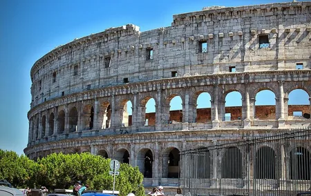 Colosseum, Palatine and Forum tour with virtual guide
