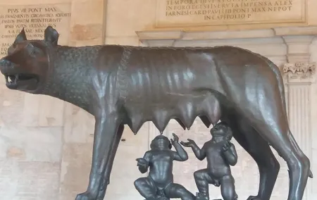 Skip-the-line Capitoline Museums Wolf & Hill Guided Tour in Rome