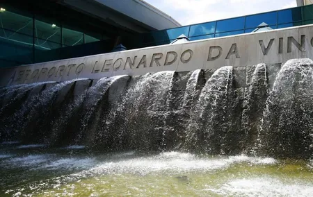 Roman Arrival: Personalized Airport Welcome & Tour