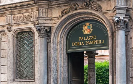 Skip-the-line Doria Pamphilj Gallery Private Guided Tour