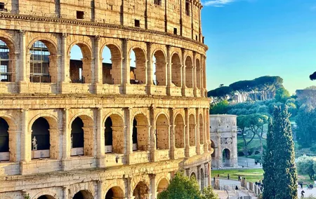 Rome Exclusive Colosseum Guided Tour with Food & Wine Tasting