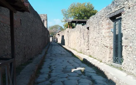 Full-Day Tour to Pompeii, Positano and Amalfi Coast