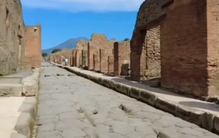 Private transfer from Rome to Sorrento and Pompeii