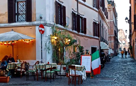 Wine Tasting Tour in Rome around Rione Monti