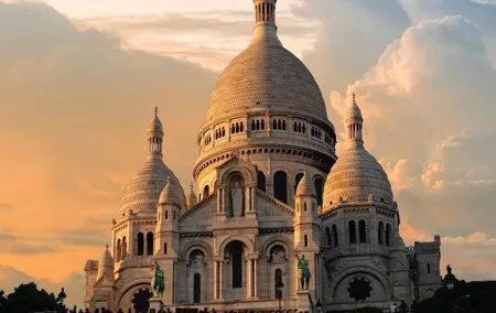Sacred Heart and Montmartre with private guide