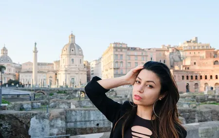 1-Hour Private Photoshoot Taking Beautiful Pictures in Rome