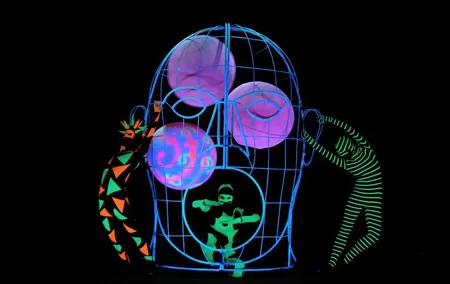 Skip the Line: WOW Show Black Light Theater in Prague Ticket