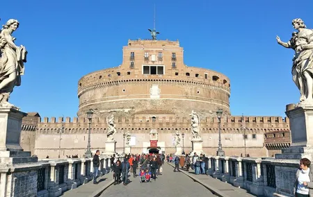 Skip-the-line Castle Sant'Angelo Museum & Bridge private Guided Tour in Rome