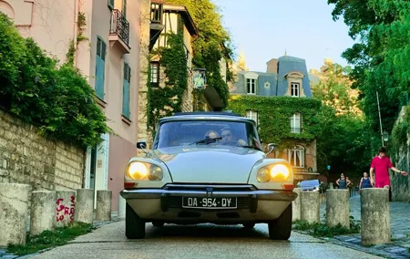 Vintage Car Private Tour of Paris : Iconic Open-Top Citroën DS