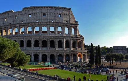 Rome: Colosseum, Forum, and Palatine Hill Small Group Tour