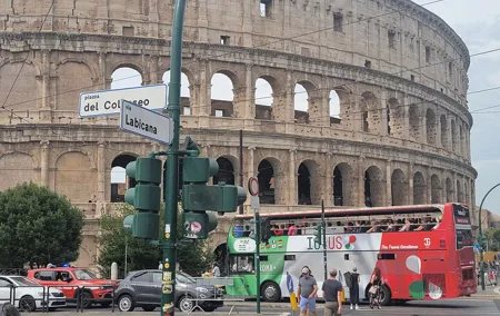 Colosseum Express Guided Tour with Access to Ancient Rome