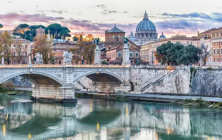 Rome in Half Day: Sightseeing car private tour and Vatican Museum group Tour