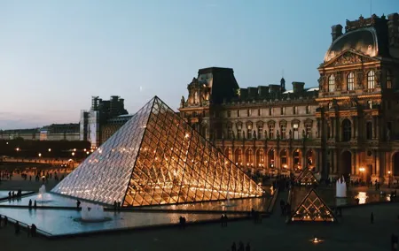 Louvre Evening Escape: Avoid the Crowds - Exclusive Guided Tour