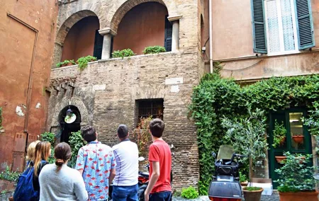 Trastevere and Jewish Ghetto Private Guided Walking Tour with Artichokes