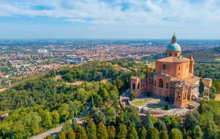 Private Transfer from Rome to Bologna with 2 Hours Sightseeing