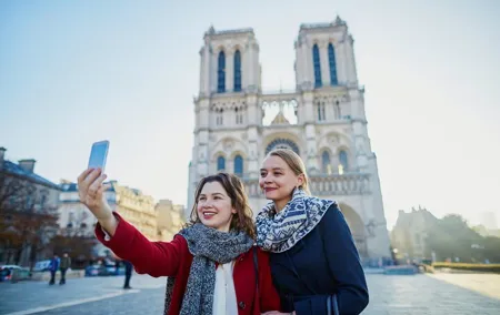 Paris: Notre Dame and Guided Historic City Tour