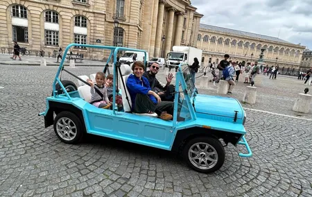 Private 2 - Hour Must-See Paris Tour by Golf Cart Mini Moke
