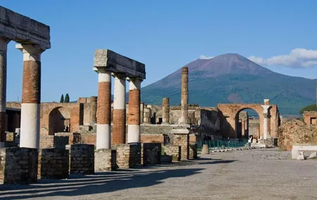 Pompeii Ruins & Caserta Royal Palace with Lunch & Wine Tasting from Rome